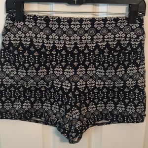 Hollister pull on shorts